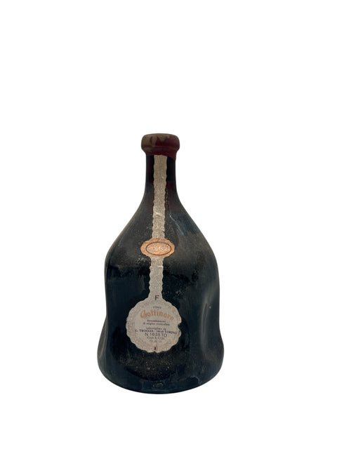 Flasche Gattinara G Troglia 1965 mit markantem Etikett
