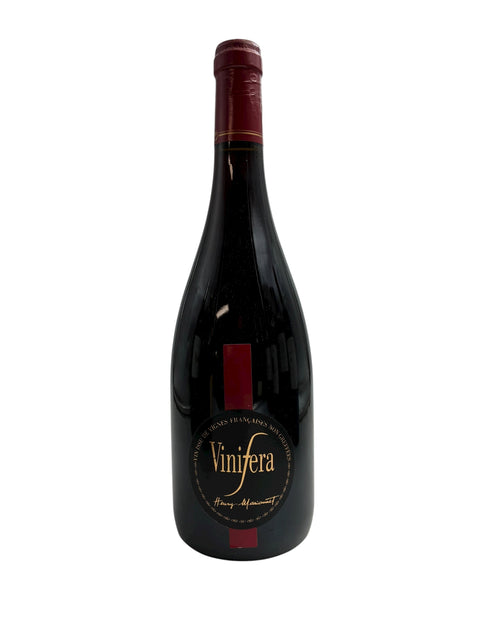 Vinifera Henry Marionnet-Flasche mit tiefroter Farbe