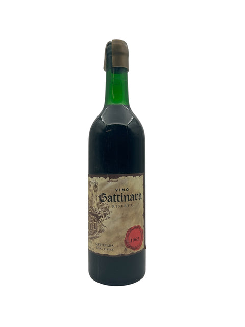Flasche Gattinara Riserva 1962 mit Etikett