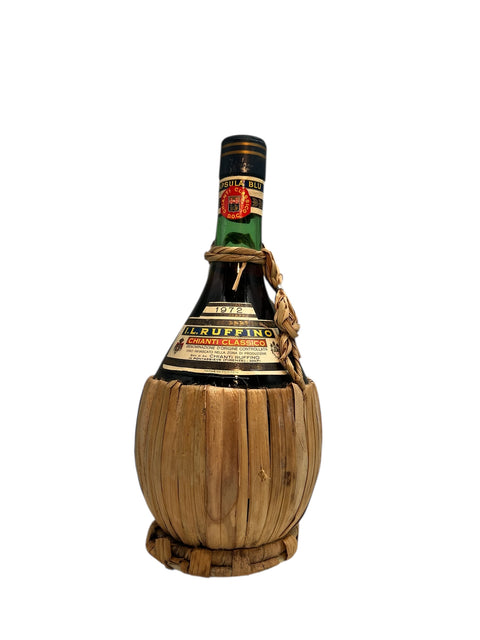 Flasche Chianti Classico Il Ruffino 1972 mit traditioneller Bastverpackung