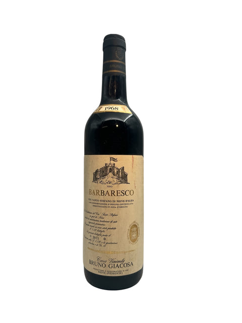 Flasche Wein Barbaresco Bruno Giacosa 1968 mit Etikett