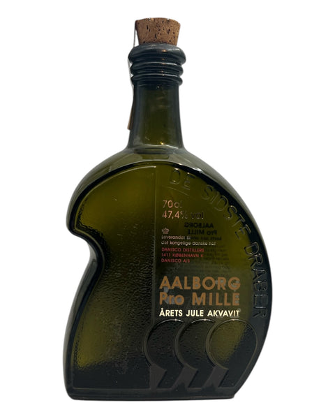Eine Flasche Aalborg Pro Mille, der diesjährige Weihnachts-Aquavit
