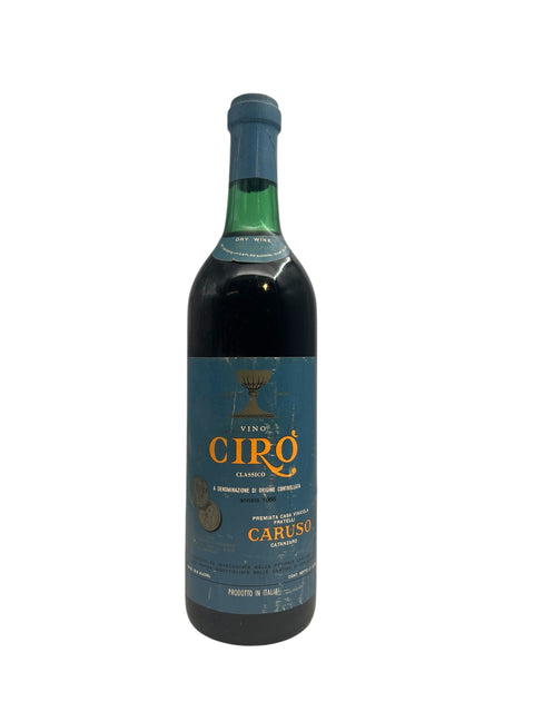 Flasche Cirò Classico Fratelli Caruso 1968 mit blauem Etikett