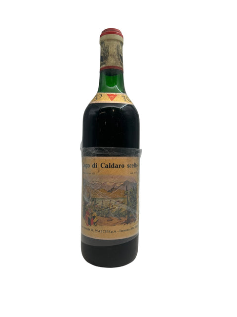 Flasche ausgesuchter Rotwein vom Kalterer See aus dem Jahr 1970