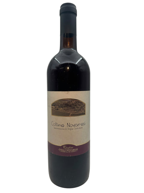 Flasche Rotwein von Cantine Colli Novaresi
