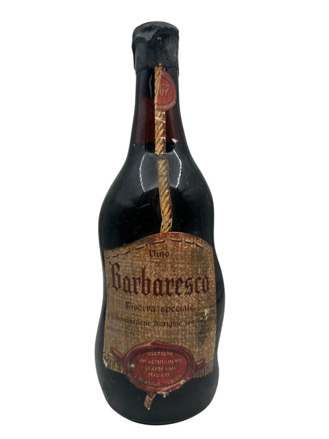 Flasche Barbaresco Riserva Speciale 1967 mit Etikett