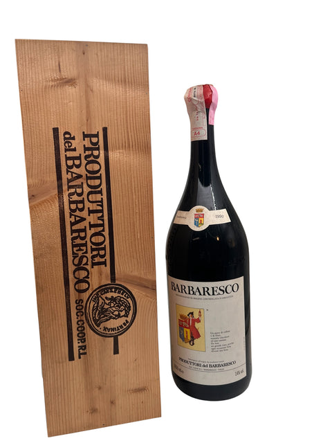 Barbaresco-Rotwein aus dem Jahr 1990 mit Holzkiste