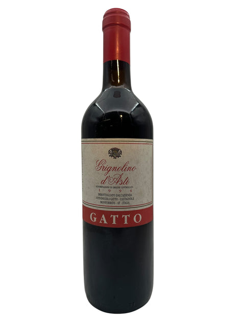 Eine Flasche Rotwein Grignolino d'Asti Gatto aus dem Jahr 2019