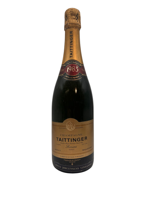 Flasche Taittinger 1983 Champagner mit elegantem Etikett